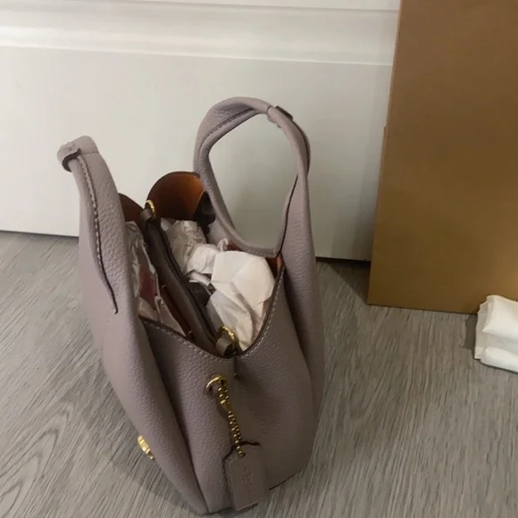 Coach Lana Bucket Bag Leather Shoulder Crossbody - Picture 7 of 9